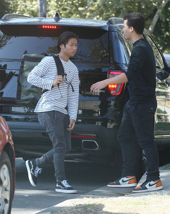 pax thien lon phong phao va ra dang dan ong khi di choi cung ban be