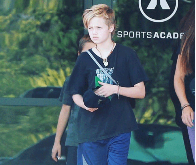 pax thien lon phong phao va ra dang dan ong khi di choi cung ban be