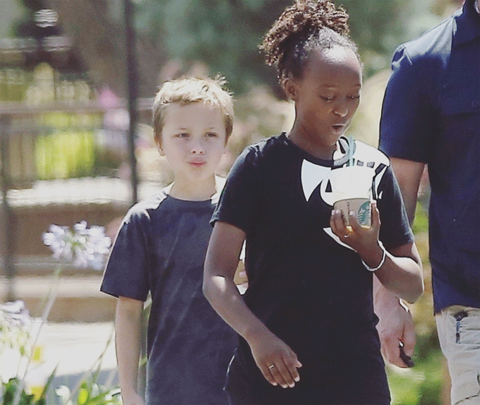 pax thien lon phong phao va ra dang dan ong khi di choi cung ban be