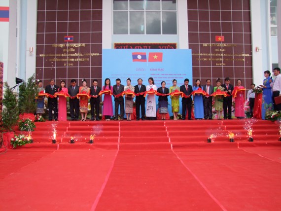 khai mac trien lam anh quan he viet nam lao tphcm xieng khoang