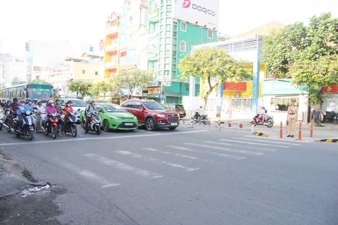 csgt tuyen truyen phat loa chong un tac giao thong o sai gon