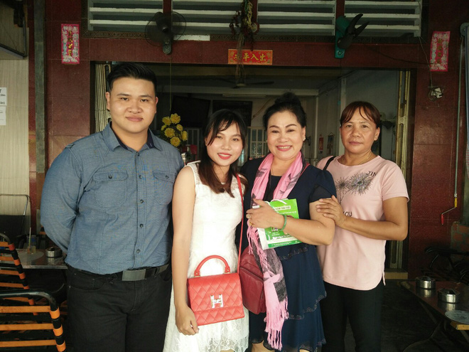 cap doi ban muon hen ho gay soc khi quyet dinh ket hon chi sau 2 tuan