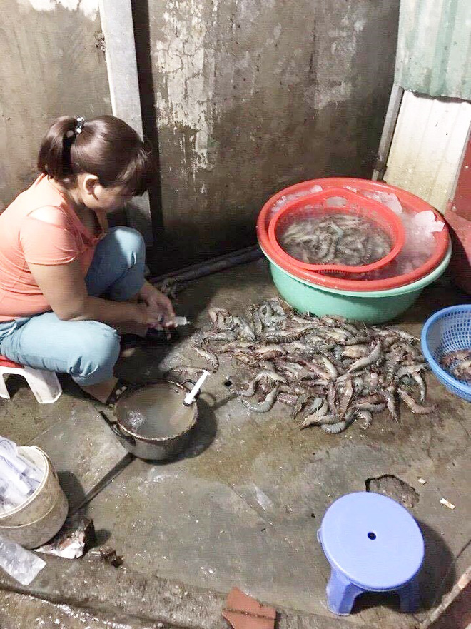 ha noi bat qua tang co so dung kim tiem bom tap chat vao tom