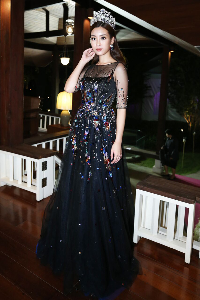 hoa hau my linh chang he kem canh khi so dang cung dan nguoi dep quoc te