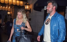 ben affleck co chuyen du lich lang man dau tien cung ban gai moi
