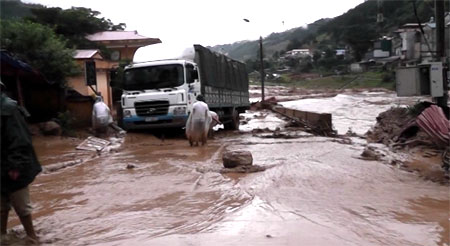 tran lu ong quet qua mu cang chai voi toc do khung khiep 15 nguoi chet va mat tich