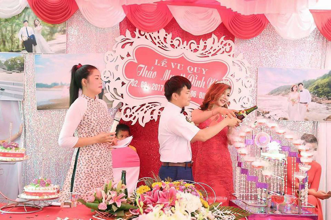 hang tram nguoi hieu ki xem dam cuoi cua co dau chuyen gioi va chu re thanh hoa