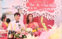 hang tram nguoi hieu ki xem dam cuoi cua co dau chuyen gioi va chu re thanh hoa