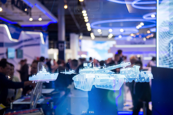 hai loai vu khi hien dai nhat cua viet nam duoc xep canh nhau tai trien lam maks 2017