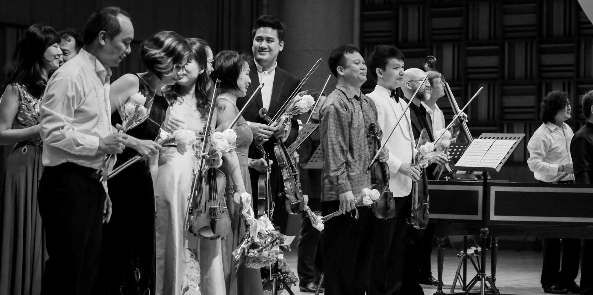 nhieu nghe si noi tieng trong va ngoai nuoc hoi ngo tai lien hoan am nhac vietnam connection