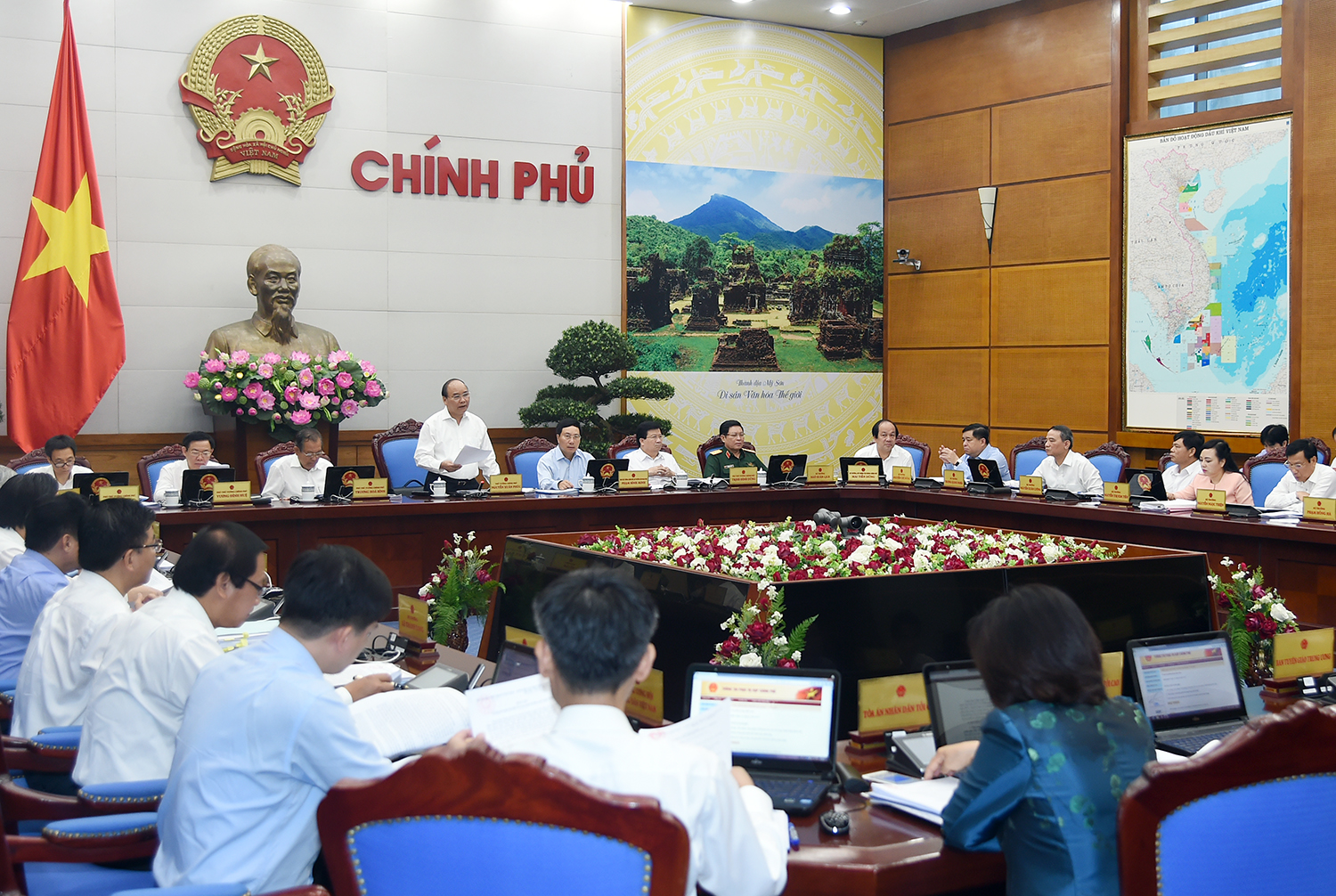 thu tuong giao nhiem vu de hoan thanh muc tieu kinh te xa hoi nam 2017