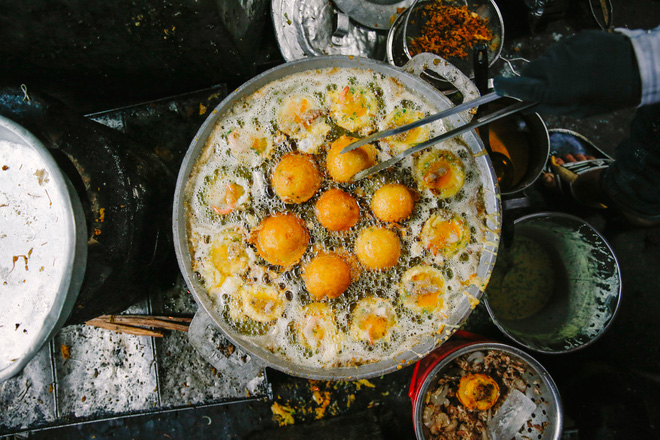 quan banh xeo van nghe voi co chu co giong ca ngot lim khien bao thuc khach sai gon say me