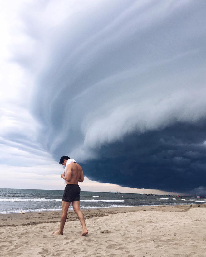 dam may ky la nhu trong phim ngay tan the nuot chung bien sam son khien dan tinh xon xao