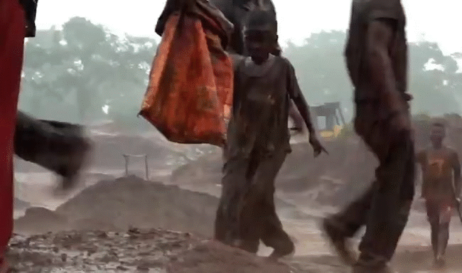 cuoc song dia nguc cua hon 40000 tre em tai cac khu mo chau phi