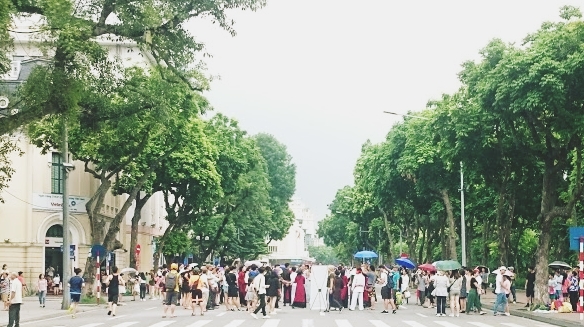 bieu dien o pho di bo ho guom phai duoc cap phep bang van ban