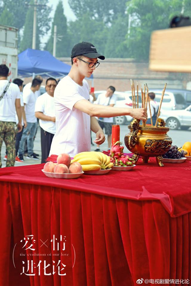 dong lai phim cua lam y than thai tu phi truong thien ai khong ngai bi che bai