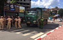 vu xe tai can 3 nguoi tu vong o ha noi cac nan nhan la ho hang