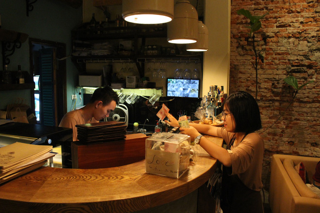 sinh vien lam part time xuyen dem khong chi trai nghiem ma con ca rui ro nguy hiem