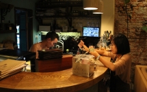 sinh vien lam part time xuyen dem khong chi trai nghiem ma con ca rui ro nguy hiem