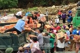 viet nam tiep nhan 30 tan hang cuu tro dong bao thien tai tu asean