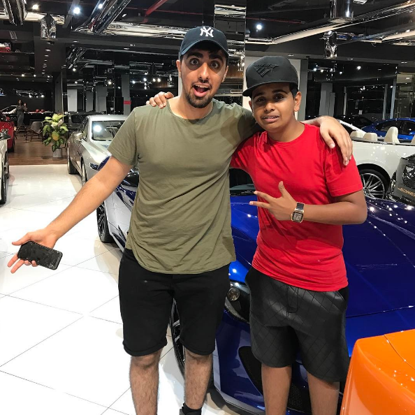 cuoc song toan hang hieu sieu xe thu cung dac biet va lam ban voi nguoi noi tieng cua cau am dubai 15 tuoi