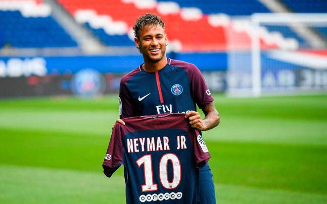 gia tri hop dong chuyen nhuong cua neymar du de lam tiep 5 season cua game of thrones