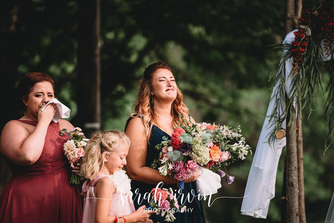 giong ong noi da mat bong vang len trong le cuoi co dau khoc nuc no