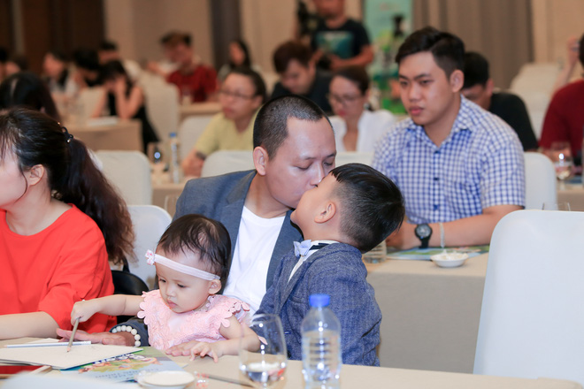 nguyen hai phong tham gia bo oi minh di dau the mua 4 kho khan cua toi la tron tria qua