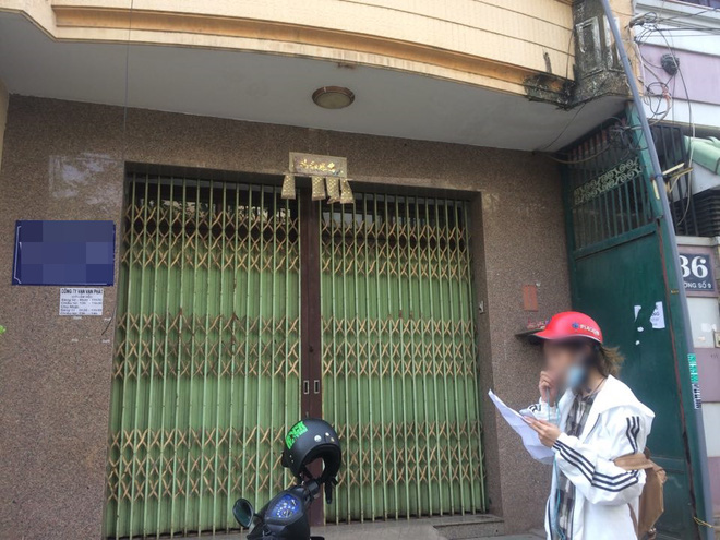 sinh vien khoc rong vi bi nhom nguoi muon danh tra sua hot cold familymart lua tien xin viec o sai gon