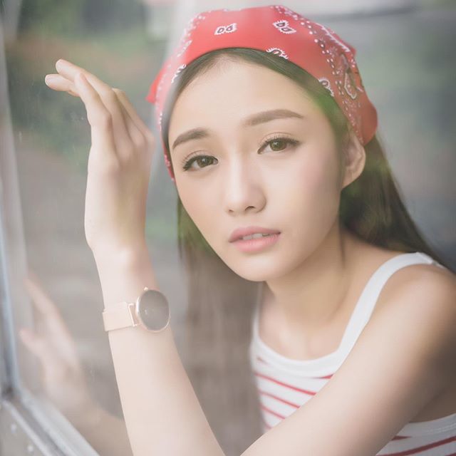 nu y ta dep nhat thai lan lai phu song khap cac mang xa hoi vi ve ngoai nhu nu than