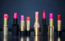 vi muon mang lai bat ngo cho ban gai nam sinh truong my thuat dung 18 trieu tien son moi de lam viec nay