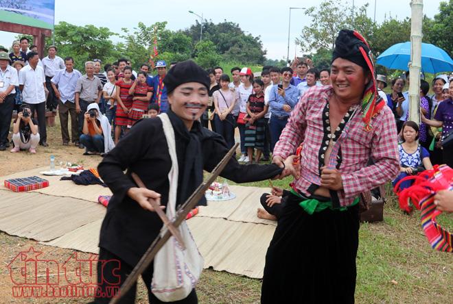 doc dao le hoi het cha cua dong bao dan toc thai
