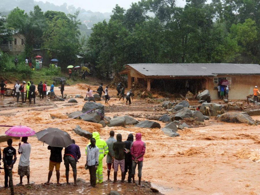 hon 200 nguoi chet vi bun lo o sierra leone