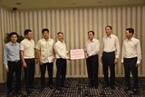 dai su quan viet nam tai lao quyen gop ung ho dong bao vung lu