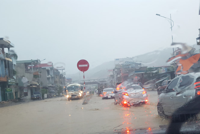 mien trung nang nong mien bac mua lon