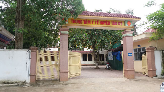 nguoi phu nu bat ngo tu vong sau chich mun co chua mu