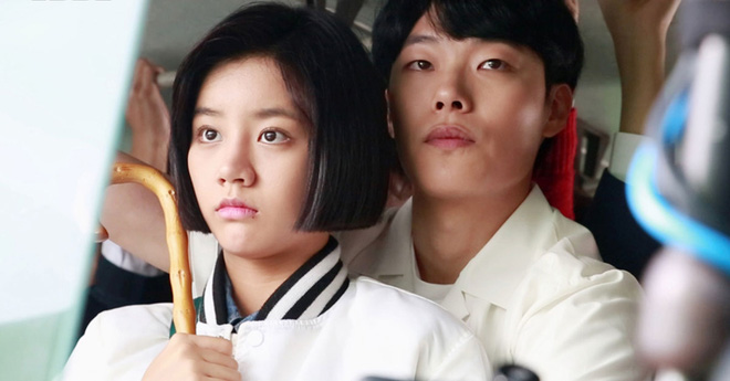 cap doi reply 1988 hyeri va ryu jun yeol bi bat gap dang hen ho