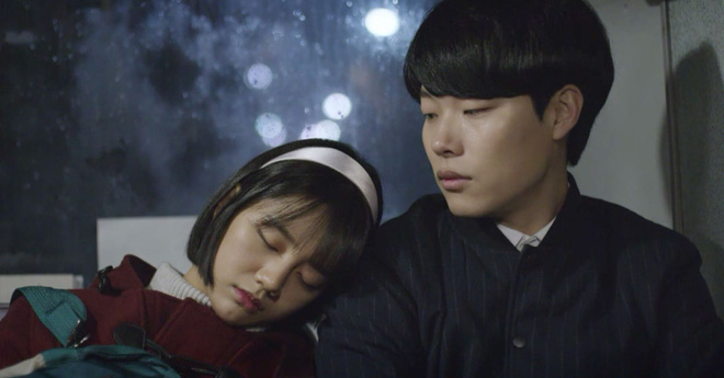 cap doi reply 1988 hyeri va ryu jun yeol bi bat gap dang hen ho