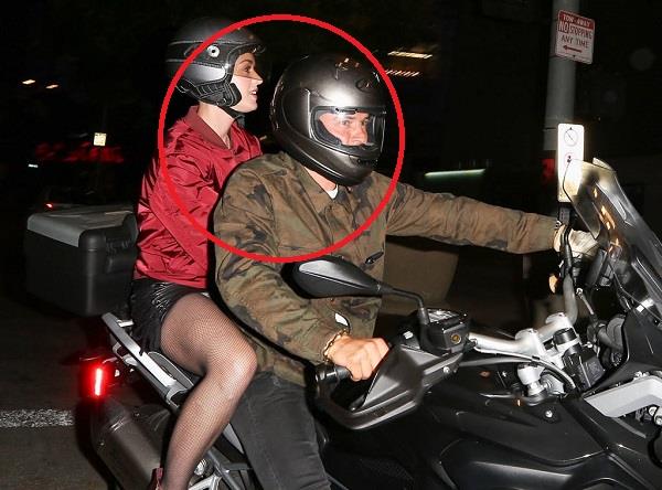 moi hen ho tro lai voi katy perry orlando bloom da bi bat gap vui ve voi gai la
