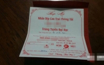 con do dai hoc bo me phat thiep moi khach hoanh trang nhu dam cuoi