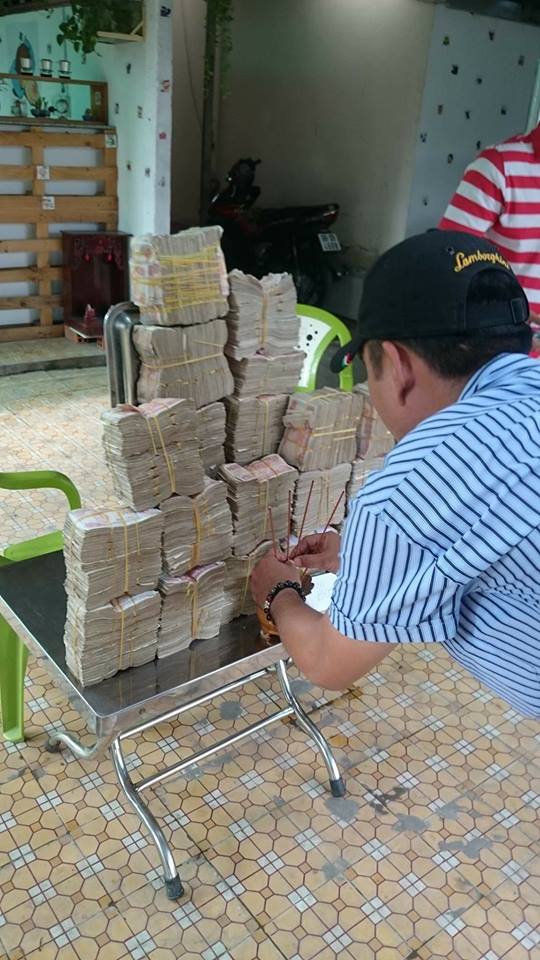 dat lu huong chuan bi hang chuc kg tien le menh gia 200 500 dong mua ve bot cai lay