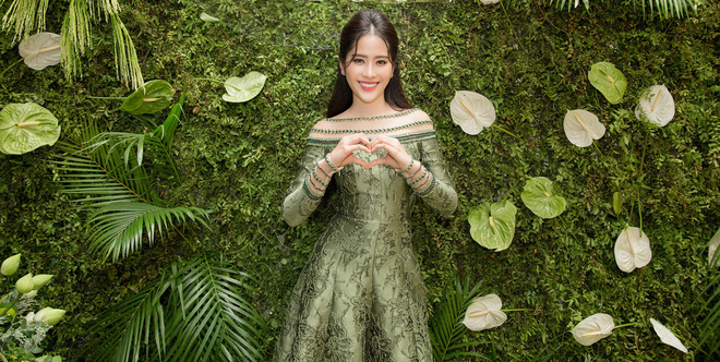 hoa khoi nam em tuoi tan do sac cung dan hoa hau xinh dep