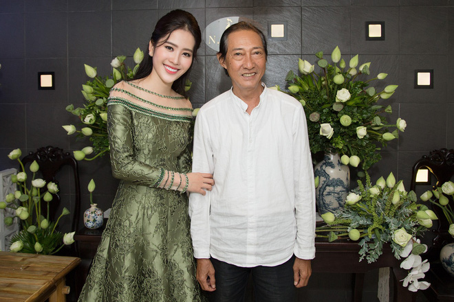 hoa khoi nam em tuoi tan do sac cung dan hoa hau xinh dep