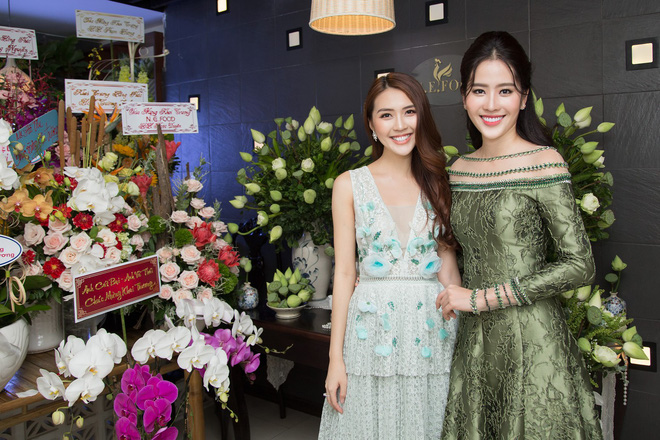 hoa khoi nam em tuoi tan do sac cung dan hoa hau xinh dep