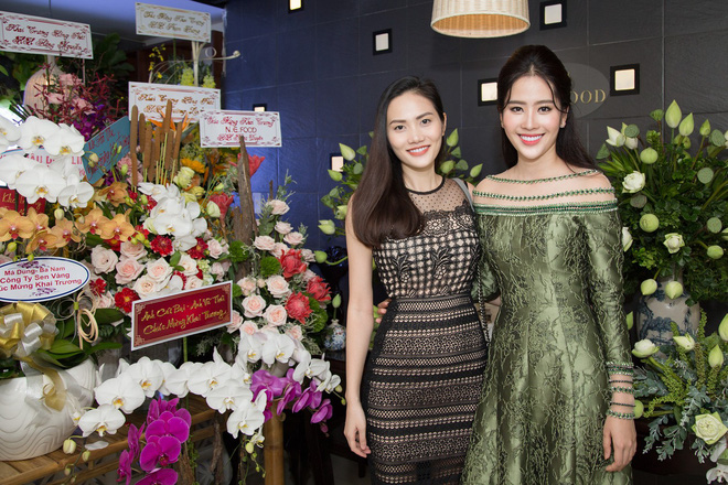 hoa khoi nam em tuoi tan do sac cung dan hoa hau xinh dep