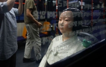 cau chuyen buon phia sau buc tuong nguoi phu nu tren nhung chuyen xe buyt o han quoc