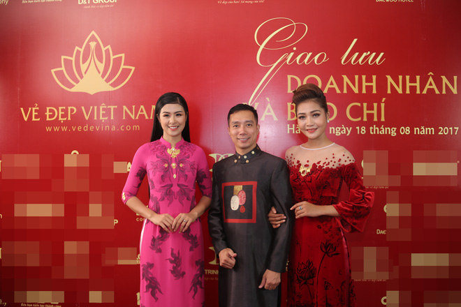 hoa hau ngoc han mac ao dai dat vang 9999