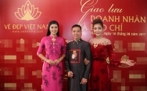 hoa hau ngoc han mac ao dai dat vang 9999