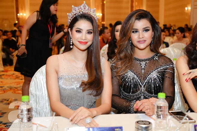 hoa hau pham huong xuat hien ruc ro sau thoi gian lien tiep gap bien co