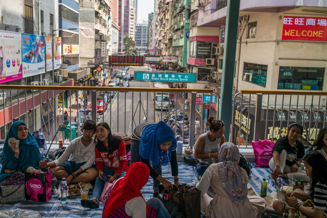 hong kong khong nhu la mo nhung goc toi cua trung tam tai chinh chau a